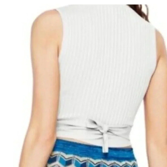 BCBG MAXAZRIA | HANA RIBBED NECKLINE WAIST TIE SLEEVELESS TOP SZ Small - Picture 2 of 8